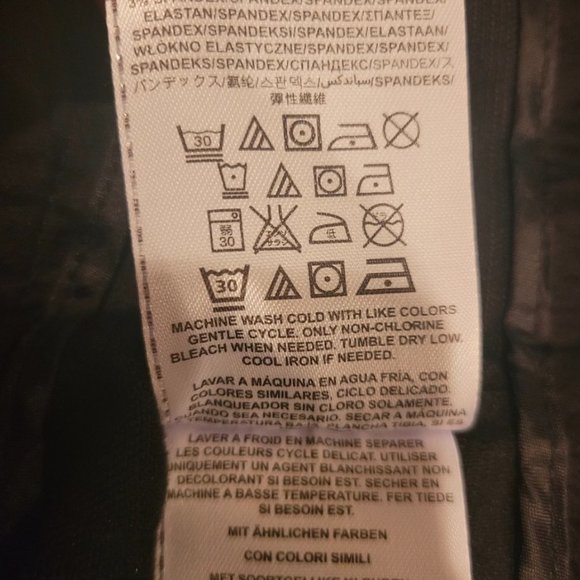 Guess shorts with belt, size 26 - Picture 7 of 8